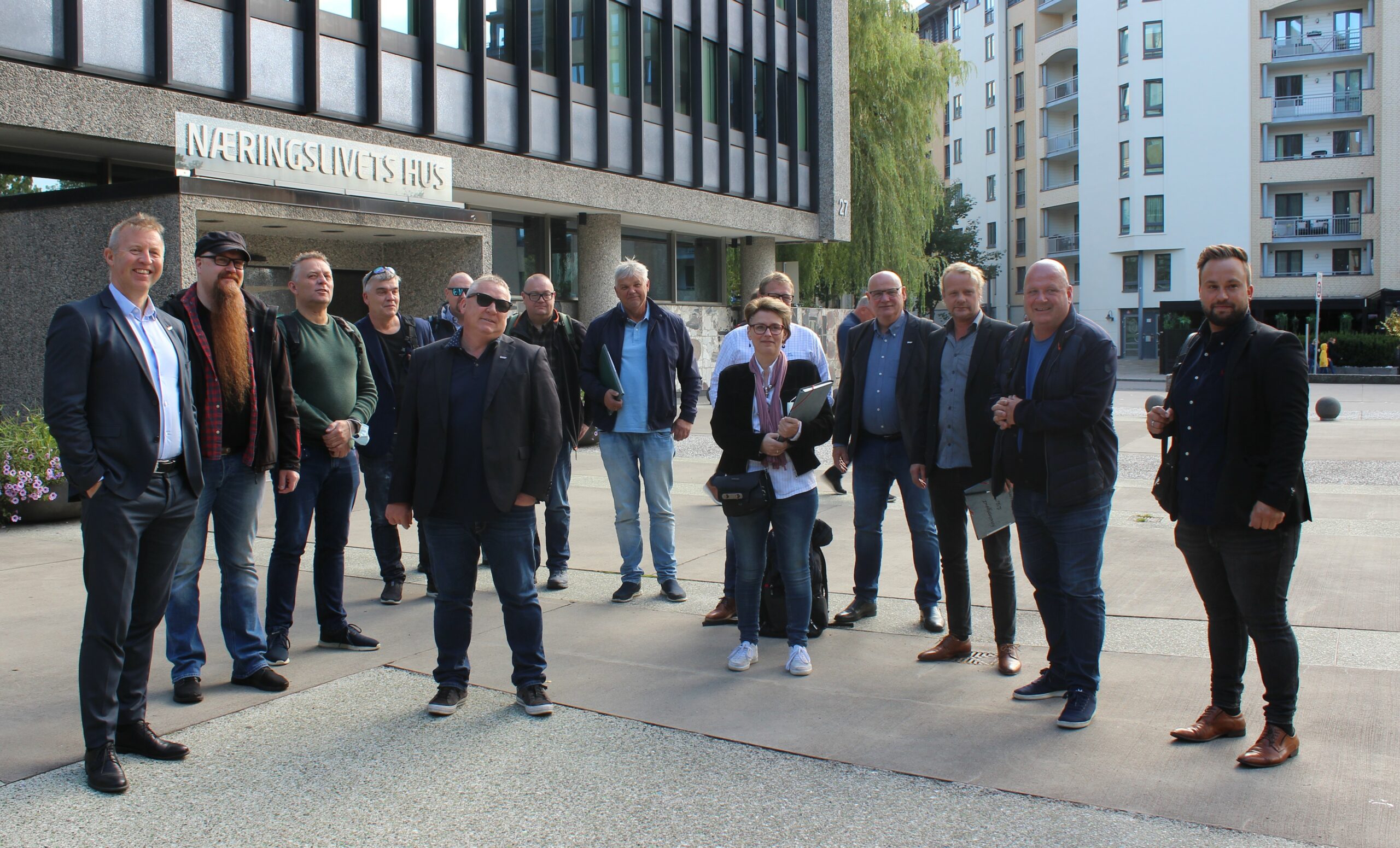Forhandlingsutvalget utenfor Norsk Industris lokaler i Oslo. Foto: Johnny Håvik.