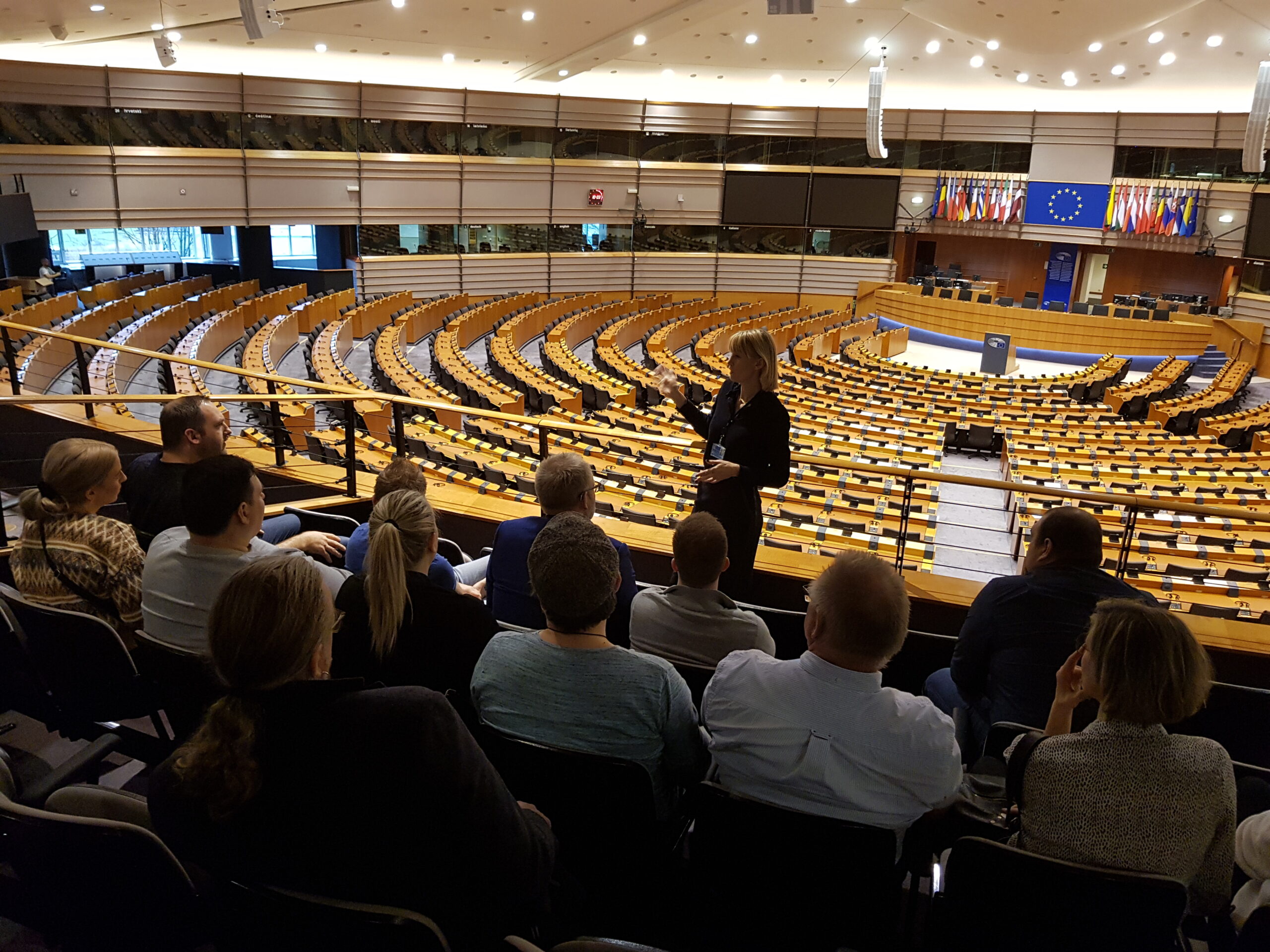 Deltakerne fikk se og ble informert om Europaparlamentets rolle. Foto: Atle Espen Helgesen