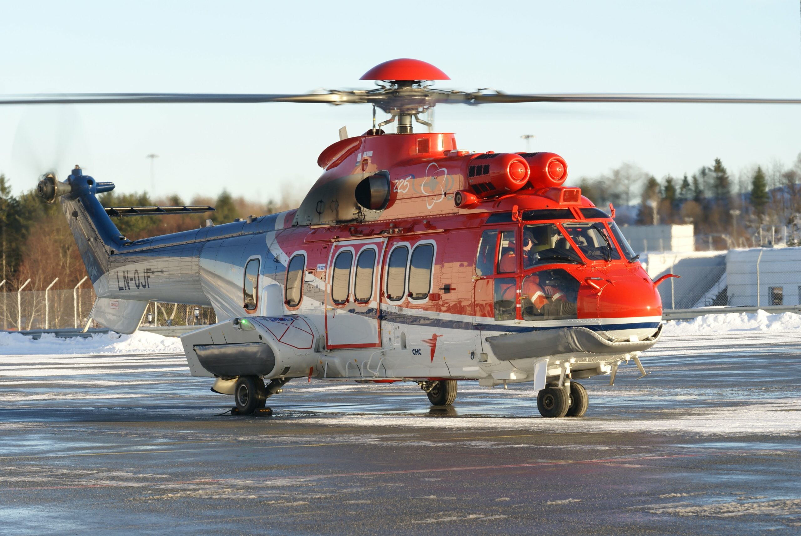 Det var en Airbus EC225 fra CHC Helikopter Service som styrtet ved Turøy 29. april. Arkivfoto.