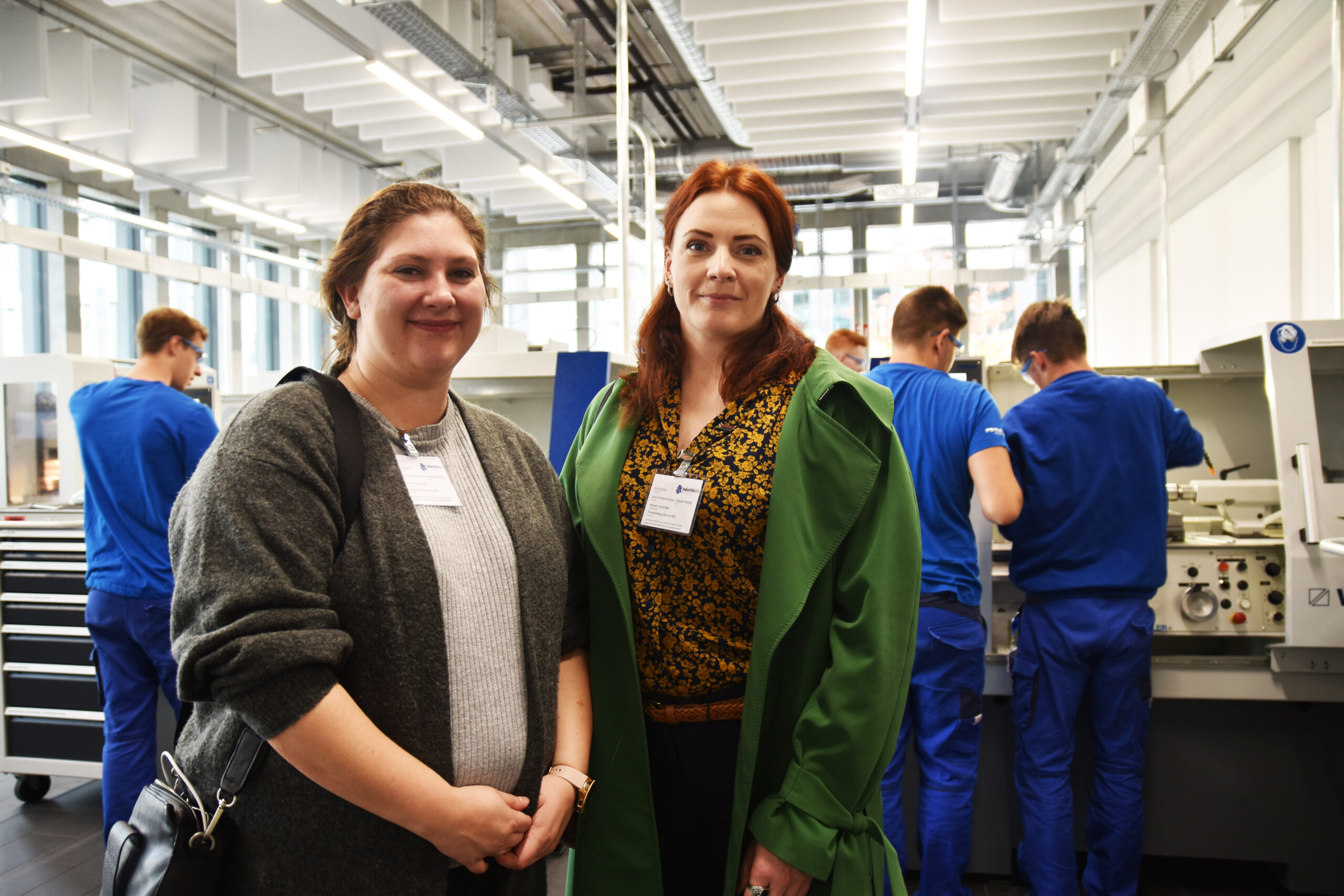 Fra venstre: 1. nestleder Charlotte Sæbjørnsen i Industri Energi Ung og leder Barbro Auestad i samfunnspolitisk avdeling i Industri Energi.