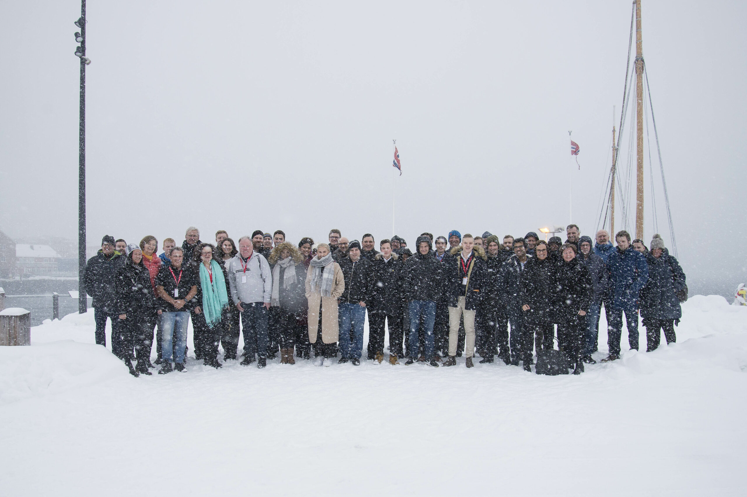 Møtedeltakerne trosset et forrykende snøvær i Hammerfest. Foto: Atle Espen Helgesen