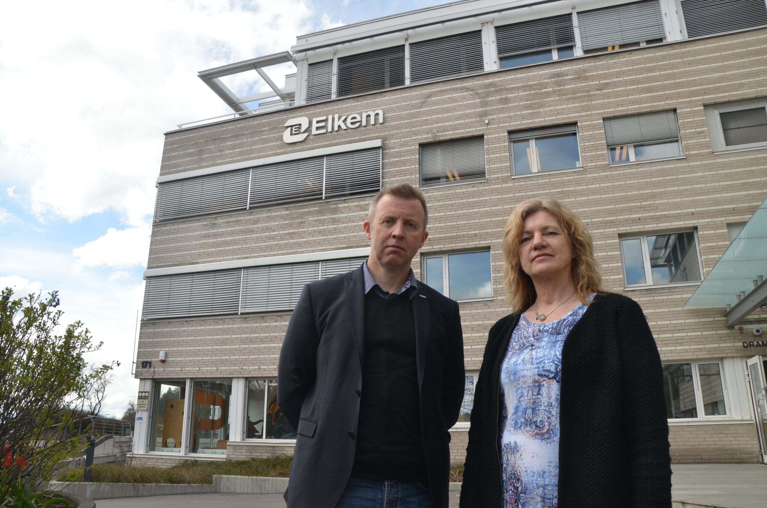 Nestleder Frode Alfheim i Industri Energi og hovedtillitsvalgt Ewy Anette Korsnes i Industri Energi ved Elkem Financial Services i Mosjøen.