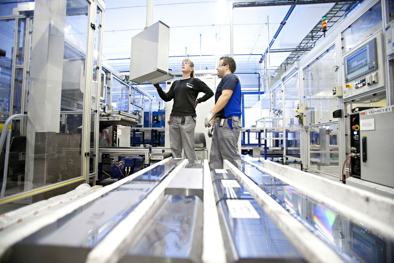 Norsun i Årdal lager silisiumskiver til solcelleindustrien. Nå satses det skikkelig. Arkivfoto Industri Energi/Marie von Krogh.