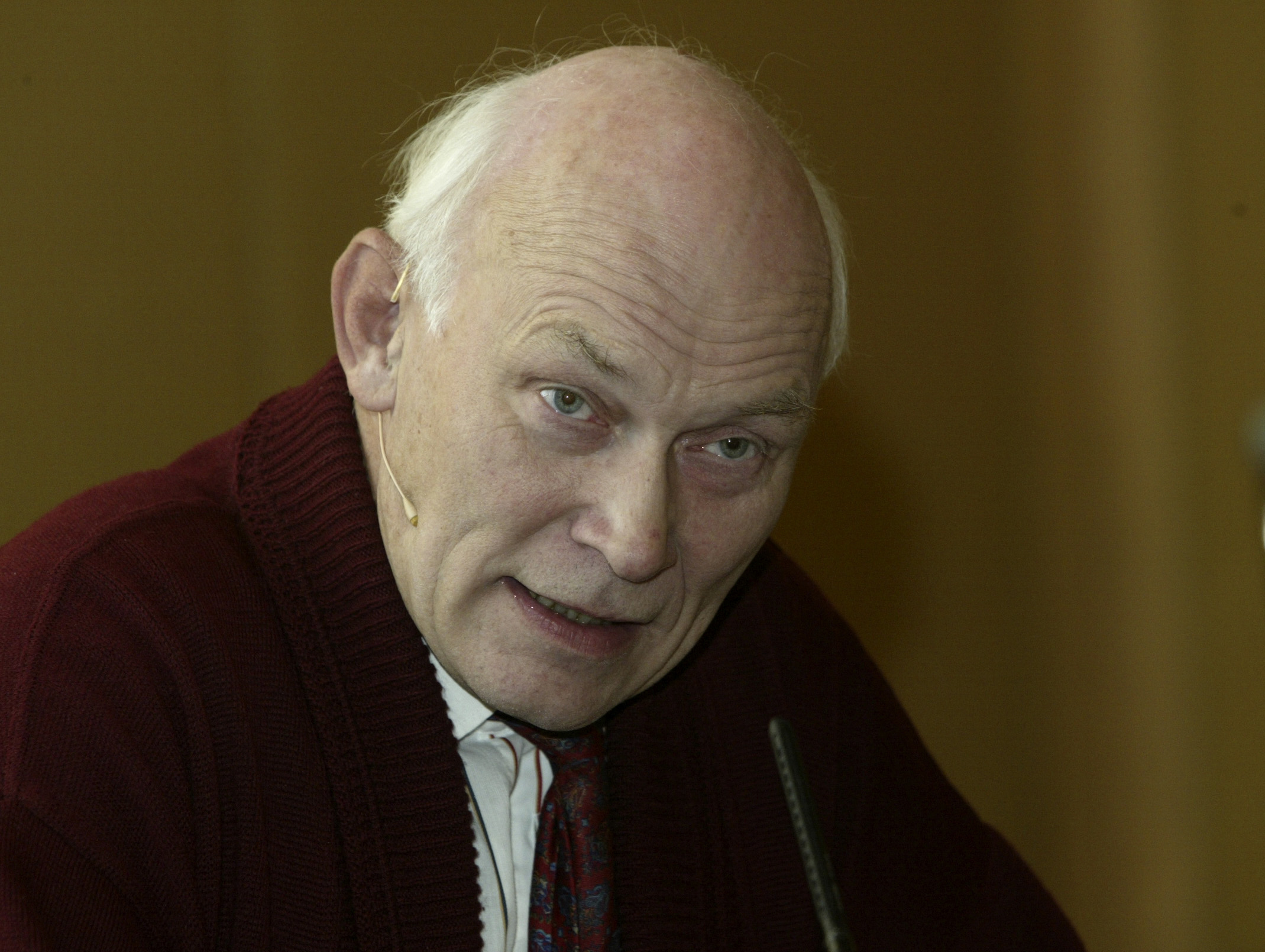Professor Henning Jakhelln slår fast at flerbruksskip bør være omfattet av arbeidsmiljøloven. Foto: Bjørn Sigurdsøn, Scanpix